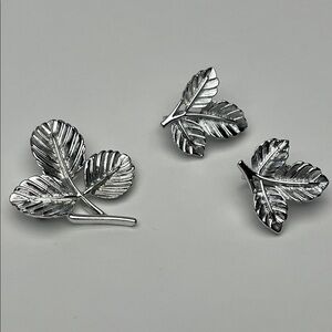 Vintage Sarah Coventry three-leaf branch leaf silver brooch & Clip-On set.